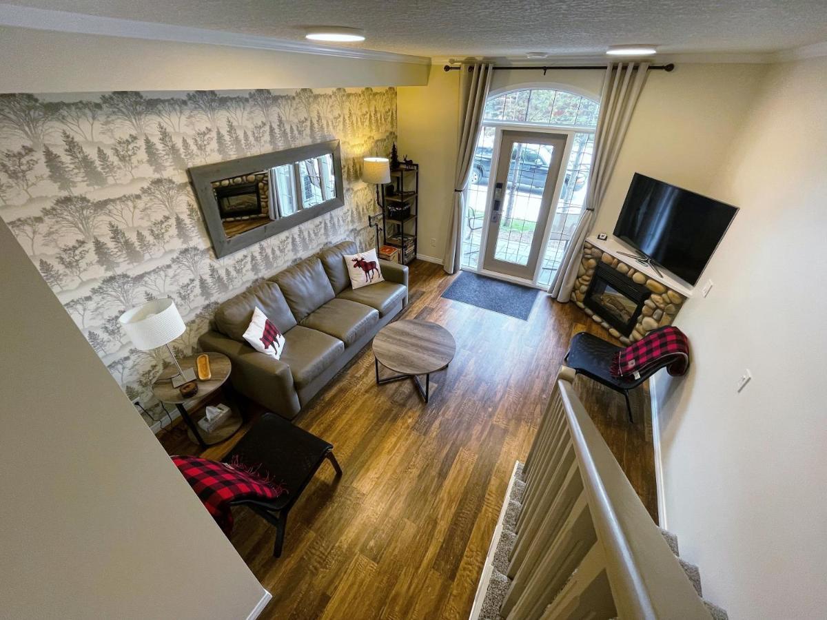 Renovated Chalet At Mystic Springs, Mountain Views, Pets Welcome! Canmore Exteriér fotografie
