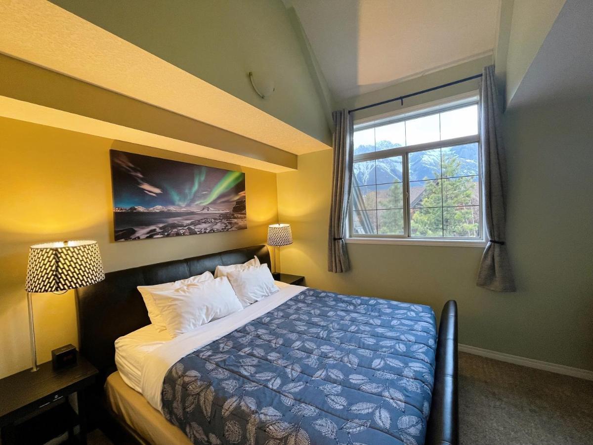 Renovated Chalet At Mystic Springs, Mountain Views, Pets Welcome! Canmore Exteriér fotografie