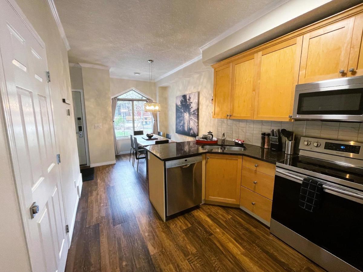 Renovated Chalet At Mystic Springs, Mountain Views, Pets Welcome! Canmore Exteriér fotografie