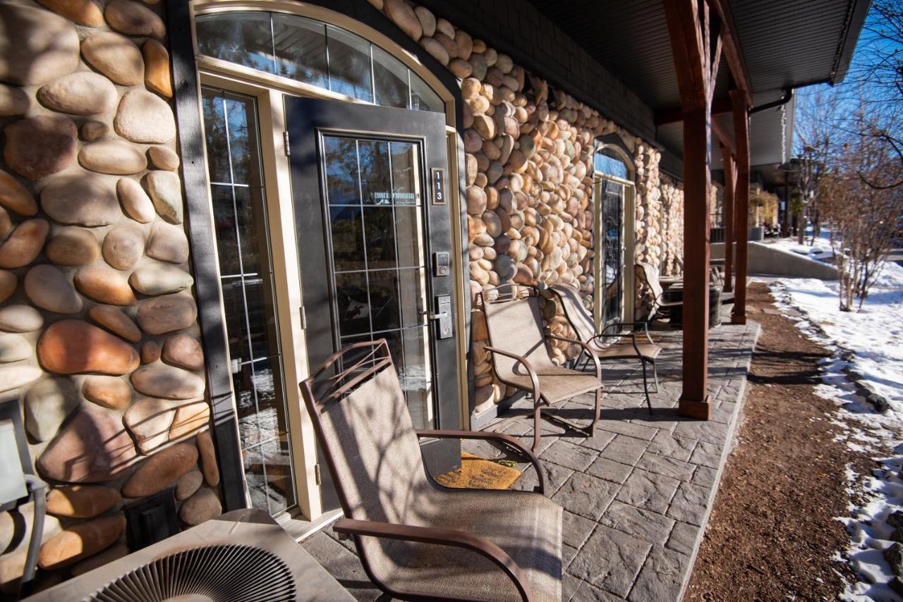 Renovated Chalet At Mystic Springs, Mountain Views, Pets Welcome! Canmore Exteriér fotografie